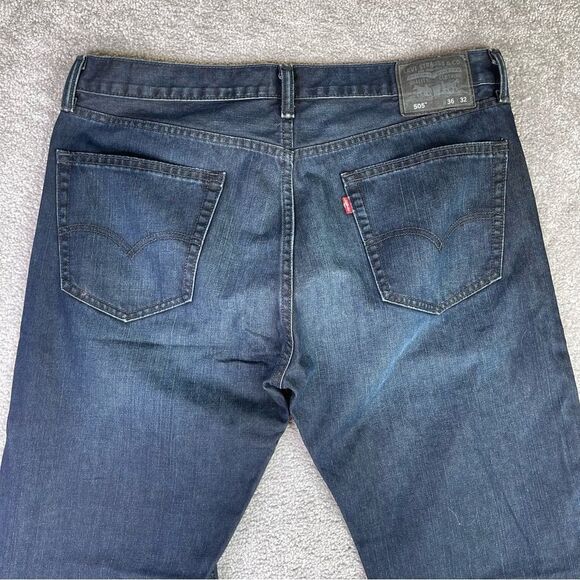 Levi's Jeans Men's 36X31 Blue 505 Straight Mid-Rise Dark Denim Pockets - Picture 4 of 13